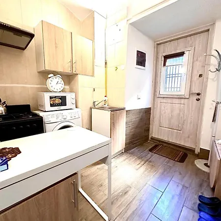 личаківська 4