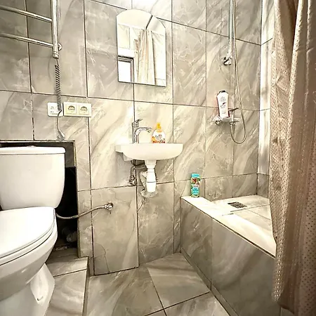 личаківська 4 *